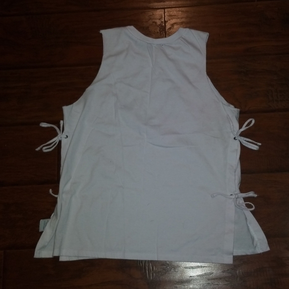 Summer tee - Picture 2 of 2